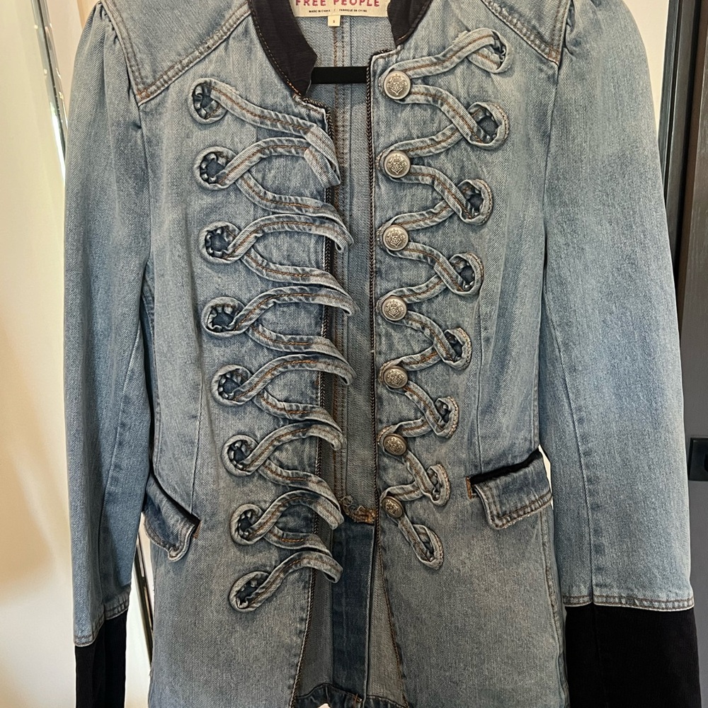 Free People Blue Denim Jacket with Dark Trim - Picture 6 of 10
